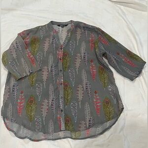 APNY FEATHER PRINT GRAY 3/4 SLEEVE OFFICE SIREN TOP SIZE L.